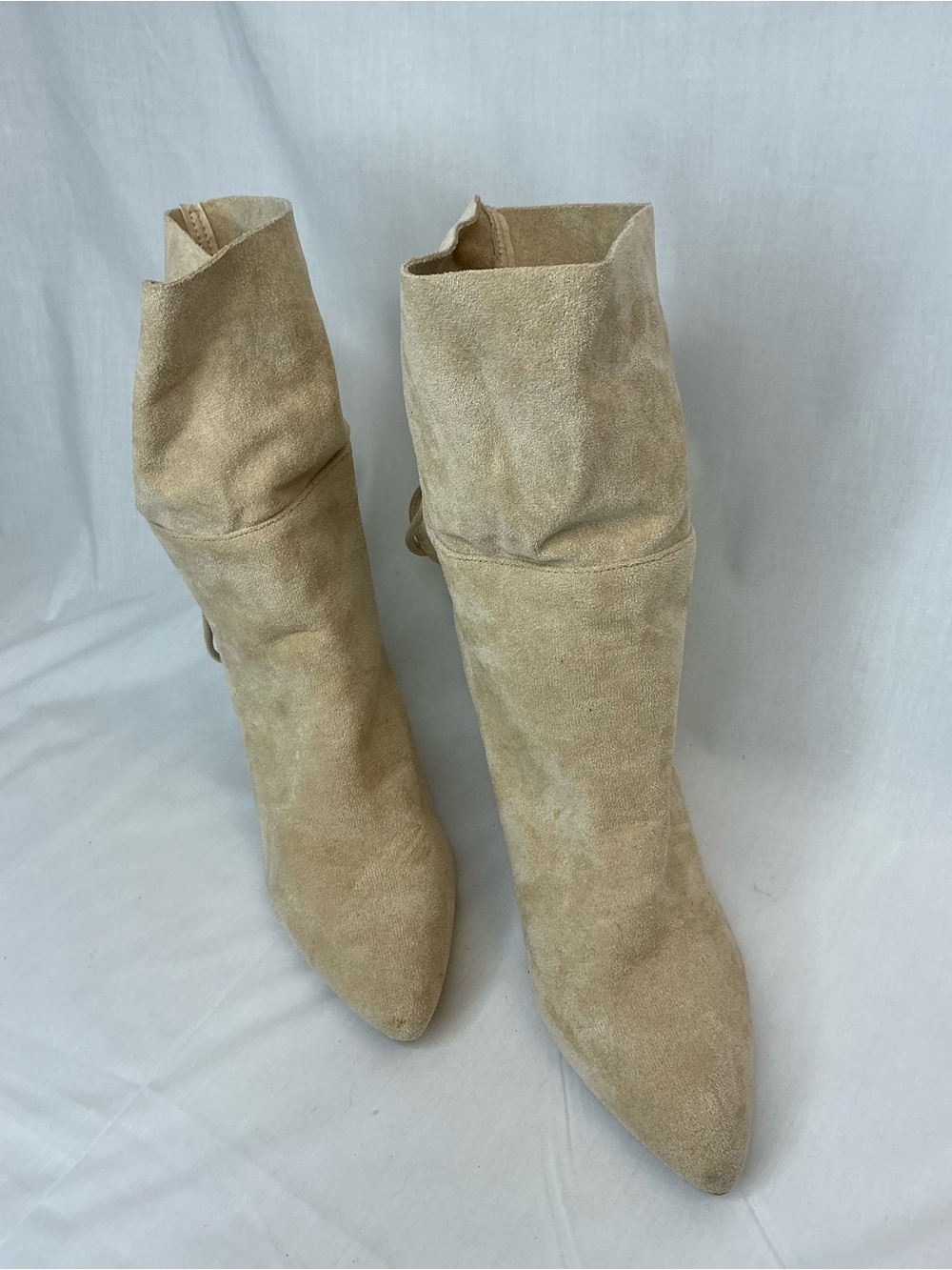 2139 - Women's Suede Pointed-Toe Block Heel Ankle Boots - Cream - Picture 3 of 6